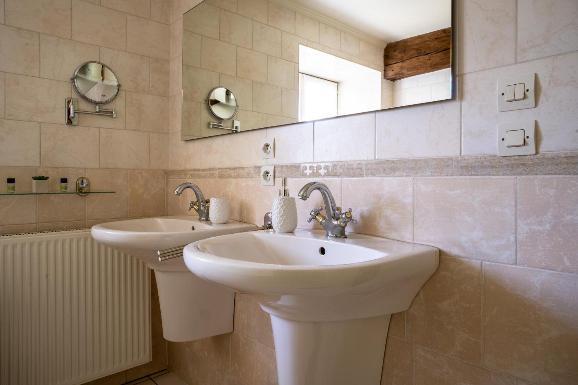 La Dominotte Bed & Breakfast Demigny Room photo