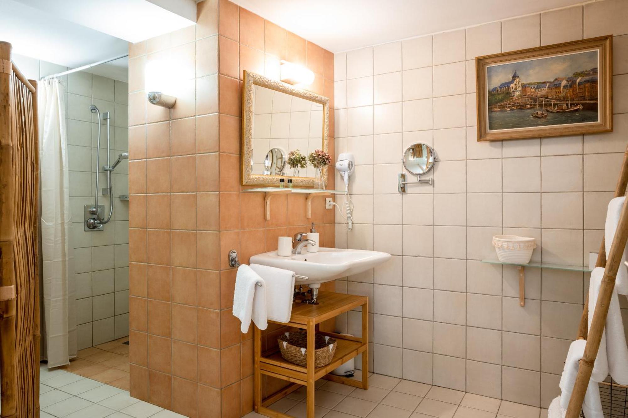 La Dominotte Bed & Breakfast Demigny Room photo