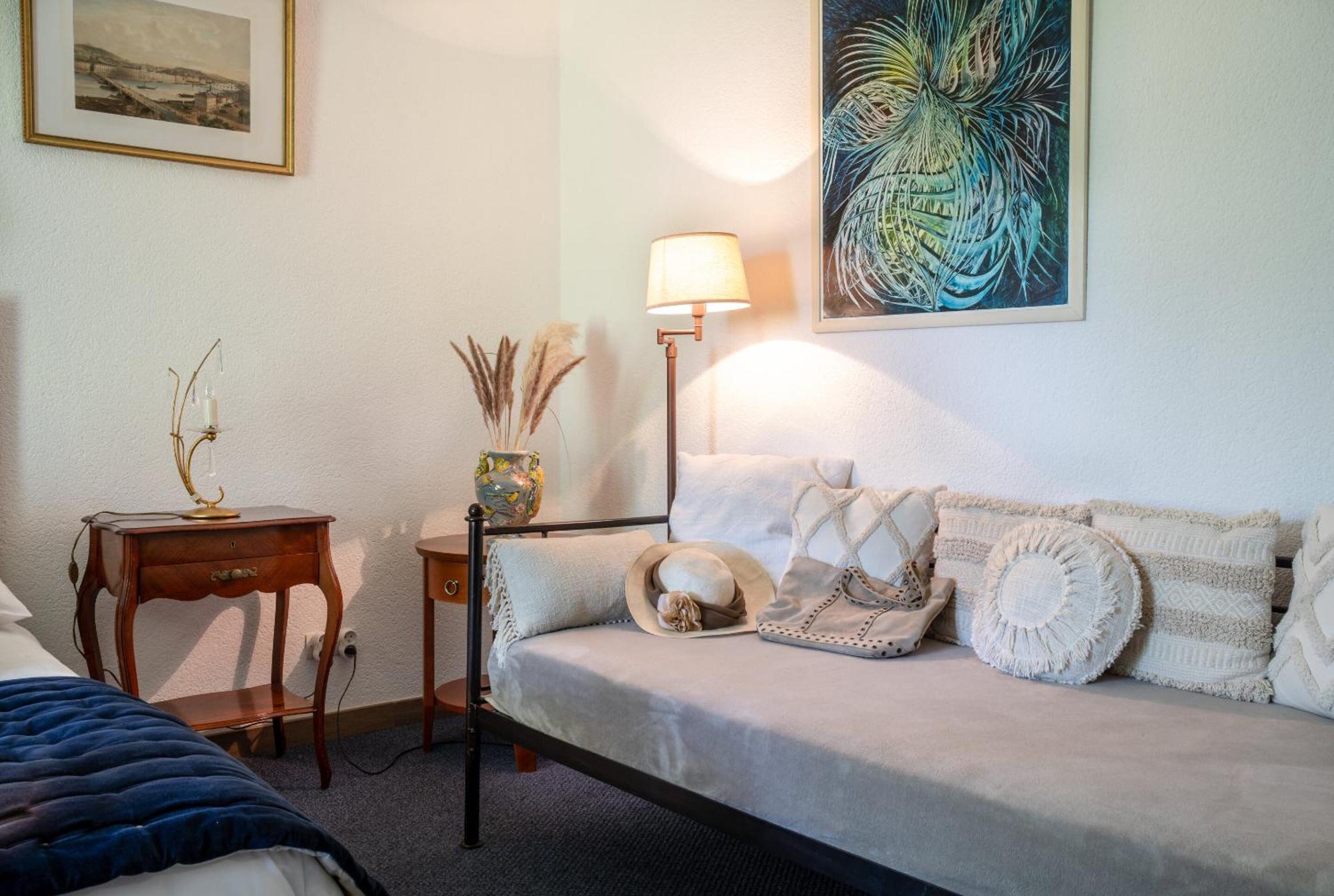 La Dominotte Bed & Breakfast Demigny Room photo